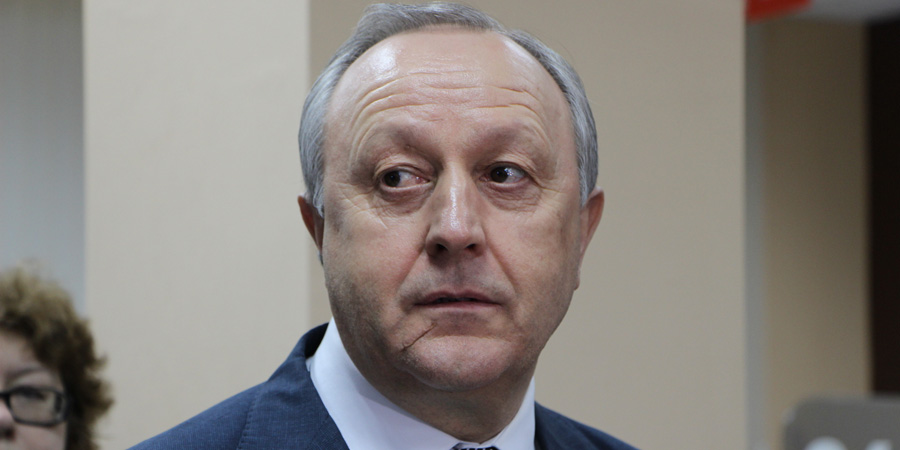 Губернатор Валерий Радаев потребовал разобраться с двумя потенциально опасными недостроями