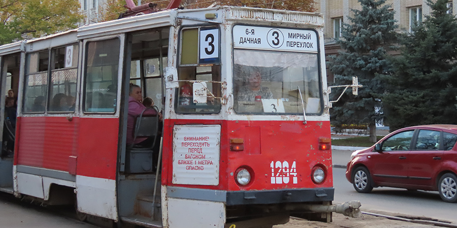 В Саратове прервалось движение трамваев 3 из-за падения пассажирки