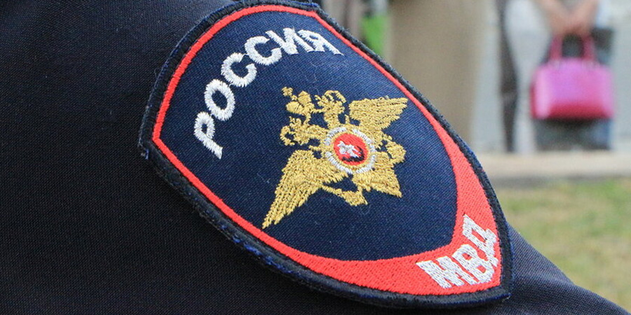 Полицейского и его приятеля подозревают в мошенничестве на 200 тысяч рублей