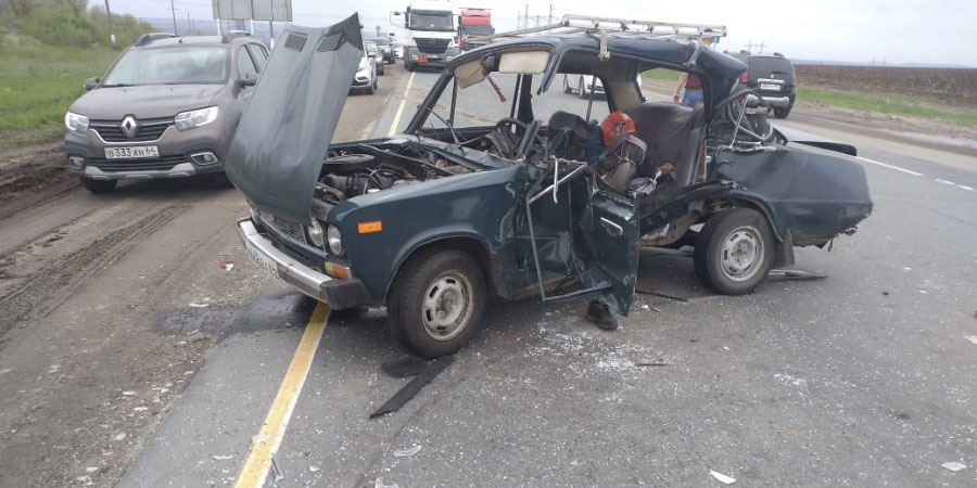 Пожилой водитель «ВАЗа» умер в больнице после ДТП с микроавтобусом у Клещевки