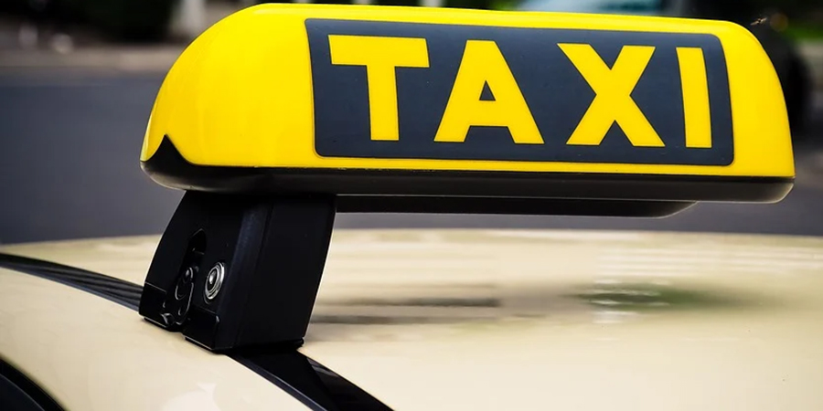 Ершовского организатора такси наказали за отсутствие договоров с водителями