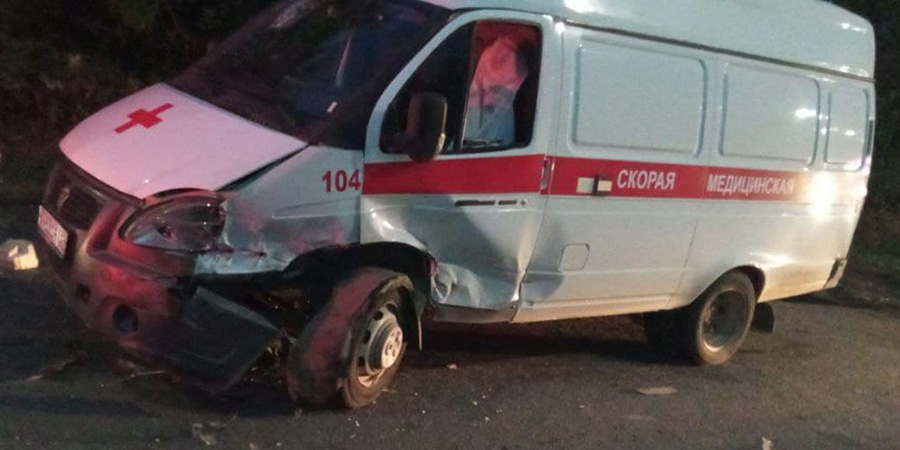 В Волжском районе два медика и водитель скорой пострадали в ДТП