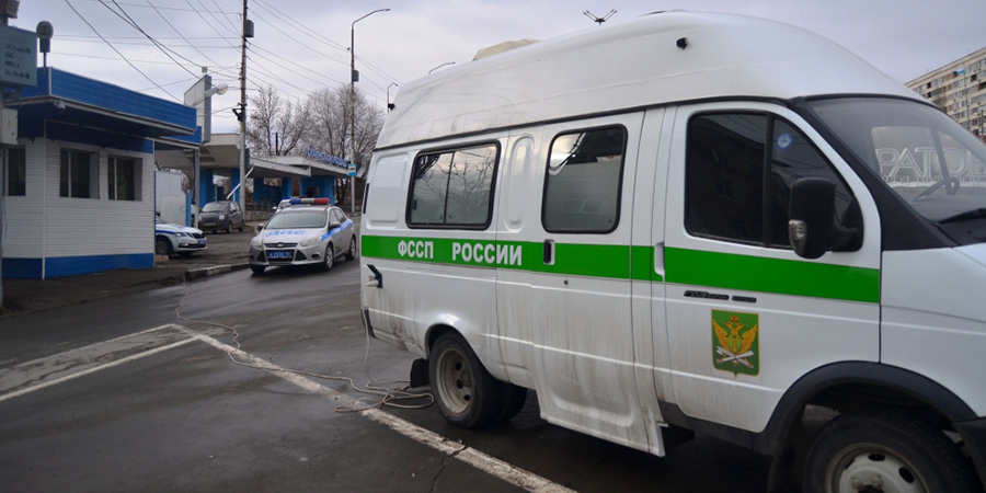 Жительницу Петровского района наказали 100 часами обязательных работ за езду без прав