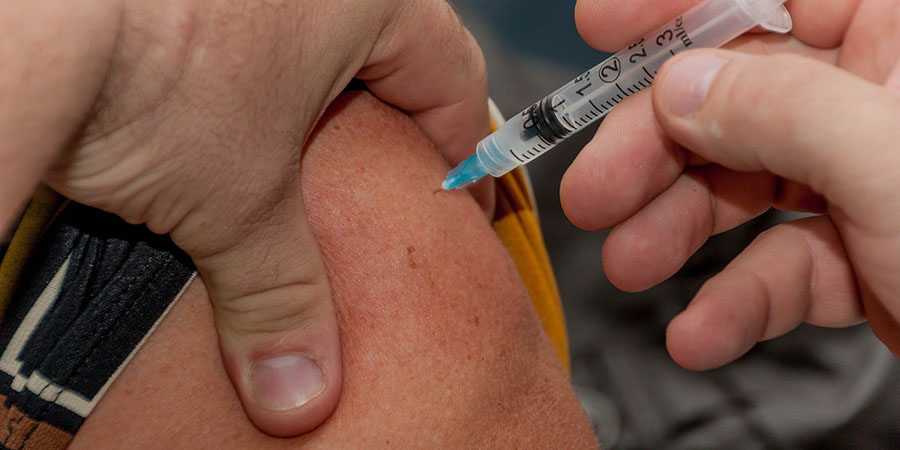 В Саратовской области вакцинацию завершили 573 750 человек