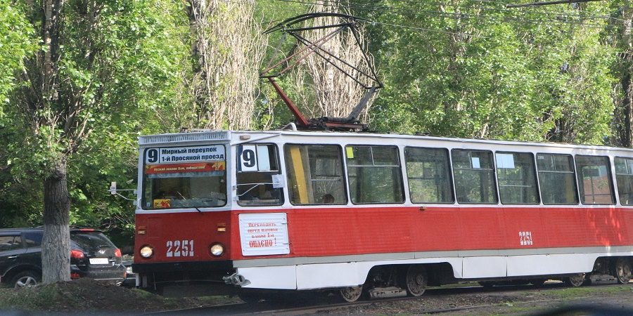 Трамваи маршрута №9 больше часа стоят из-за обрыва проводов
