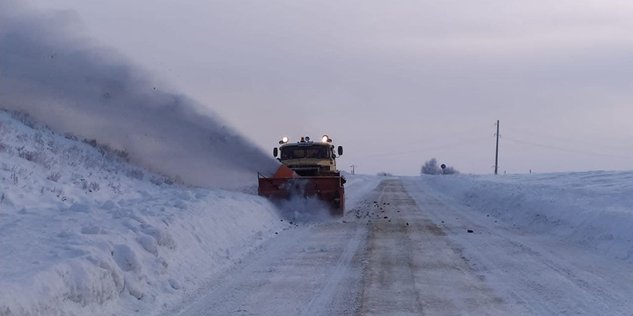Снегопад. На расчистку саратовских дорог отправили 1176 машин