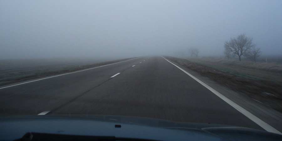 Госавтоинспекция предупредила саратовцев об осторожности на скользской дороге и в тумане