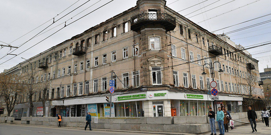 Губернатор поручил изъять сгоревшую гостиницу «Россия» на проспекте Столыпина