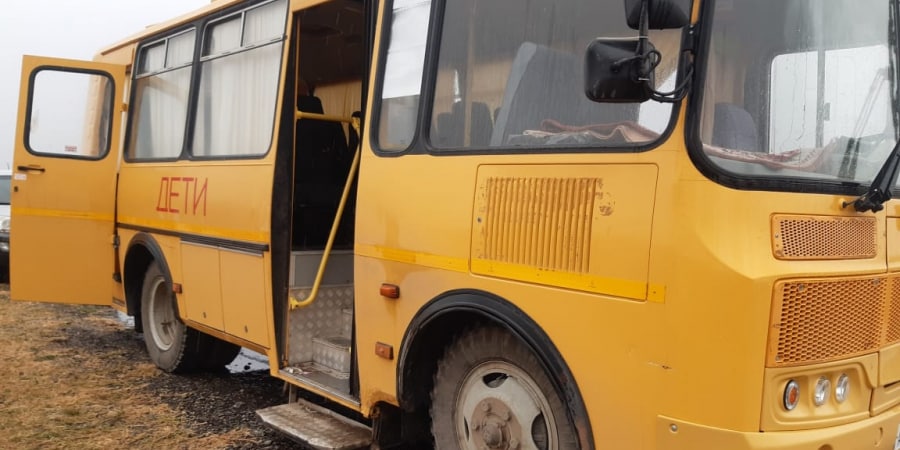 В Петровске ради кражи рецидивист проник в школьный автобус