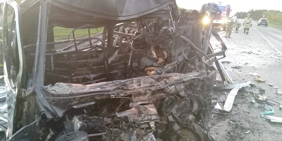 Под Татищевом водитель «ГАЗели» заживо сгорел в ДТП с фурой 