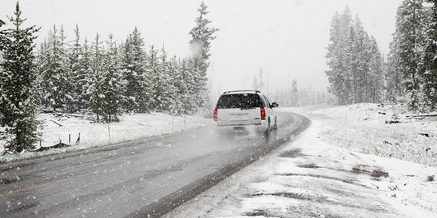 Саратовских водителей предупредили о наледи и обильном снеге