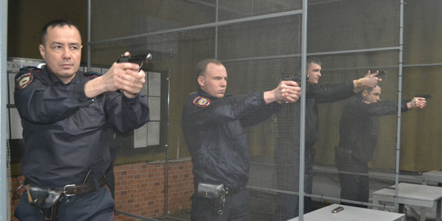 Полицейский из Заводского района стал лучшим стрелком из Макарова