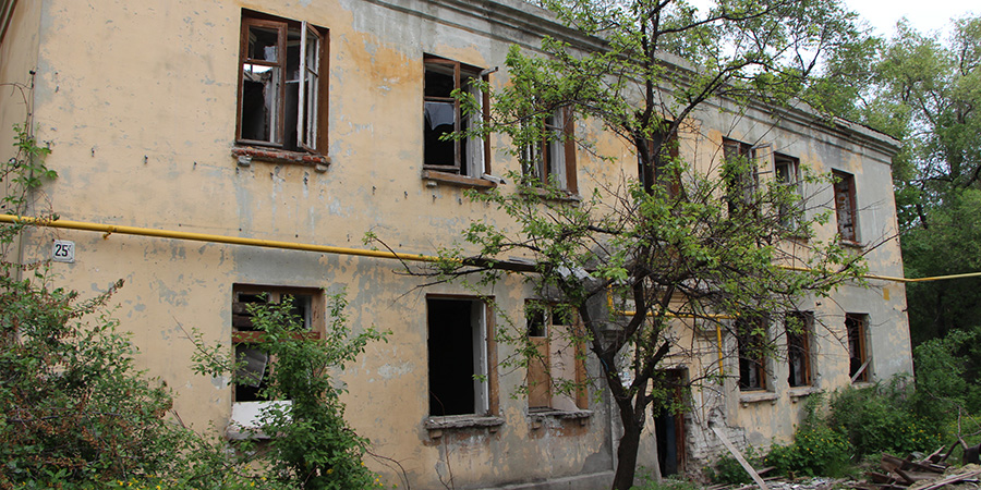 В Кировском районе Саратова 37 аварийных домов не попали в программу переселения