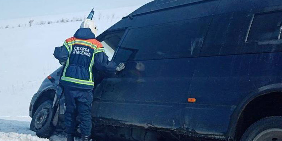 В Хвалынском районе автобус «Балаково-Тольятти» вылетел в кювет