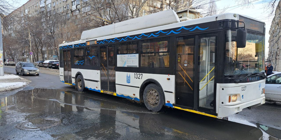 В Саратове из-за строительства коллектора изменят путь автобусы и троллейбусы