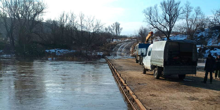 В Саратовской области из-за паводка перекрыли движение по трем дорогам
