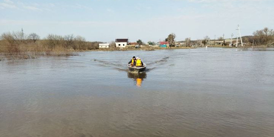В селе Озинского района из-за сильного паводка эвакуировали 24 человека