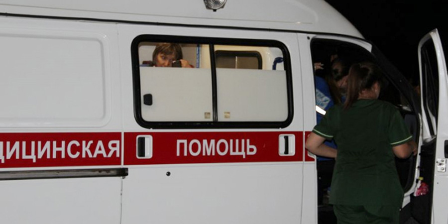 В Пугачеве упавшая опора ЛЭП сломала ногу электрику