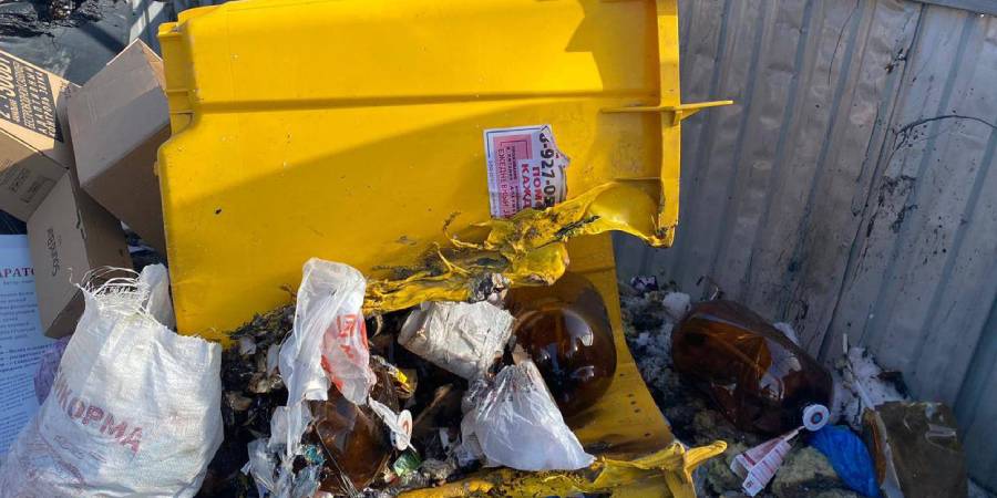 Чиновники заявили об участившихся поджогах мусорных контейнеров в Саратове 