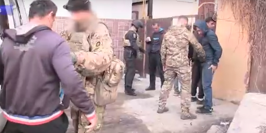 МВД: Пятеро саратовцев организовали незаконное пребывание в РФ 460 мигрантов