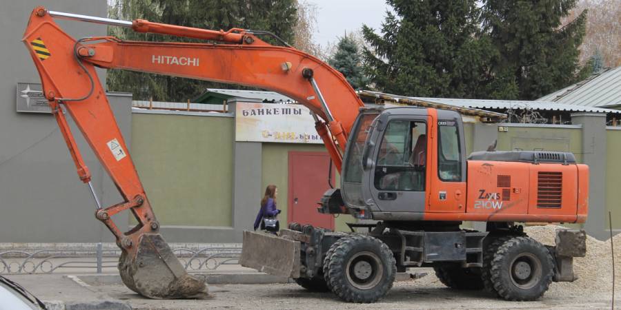 На ремонт дворов в Саратове, Вольске и Хвалынске нашли еще 125,3 млн рублей