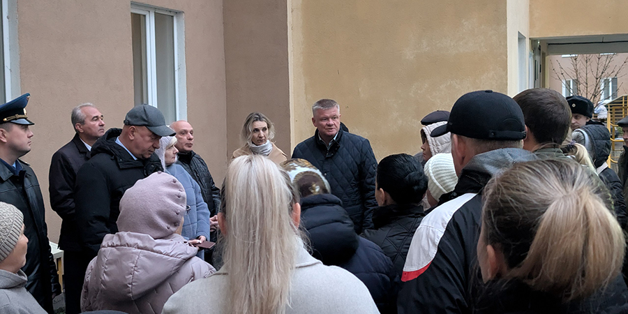 Исаев: Разбитые окна после атаки БПЛА восстанавливают с индивидуальным подходом