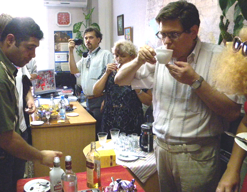 Радаев выполняет наказ «Политдозора» и ждет от облдепа О.Алимовой объяснений по поводу пьянки.