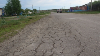 В Балтайском районе после проверки прокуратуры подрядчики не устранили дефекты на новой дороге