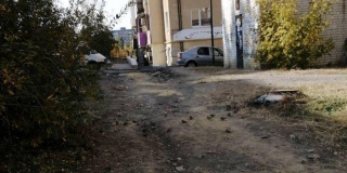 Саратовцы сообщили о брошенных работах по ремонту тротуара в Солнечном