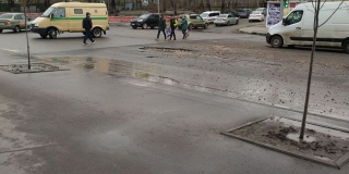 Затянувшийся ремонт провоцирует разрушение основания дороги по улице Чернышевского