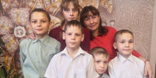 Шесть счастливых детей приемной семьи из Липовки