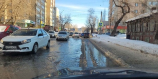 Автолюбители сообщают о затоплении улицы Чапаева