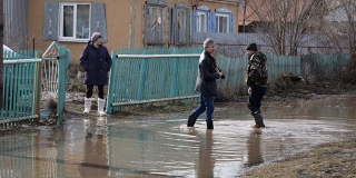 Стремительный потоп в Максимовке. Депутат Рогожин провел инспекцию домов