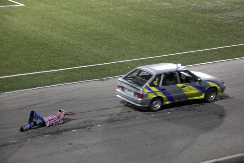 Саратовцам показали опасные трюки на автомобилях и «десятку»-трансформер