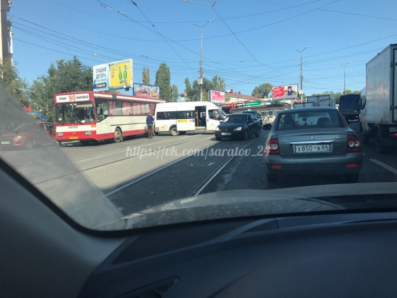Авария с автобусами перекрыла дорогу из СХИ в центр