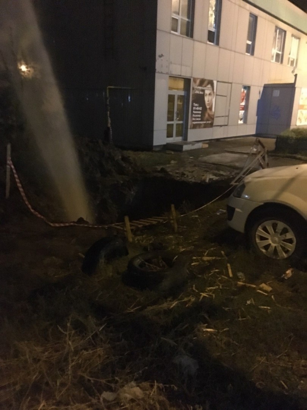 В Юбилейном забил коммунальный фонтан выше двухэтажного дома