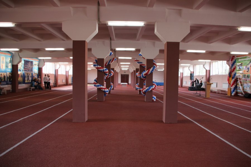 В Энгельсе открылся новый легкоатлетический манеж