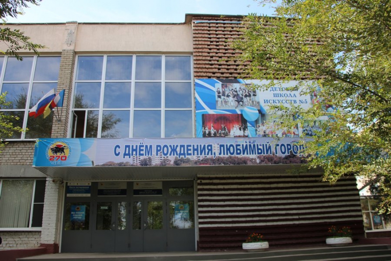 В Энгельсе открылся новый легкоатлетический манеж