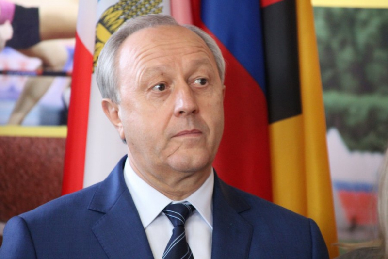 В Энгельсе открылся новый легкоатлетический манеж