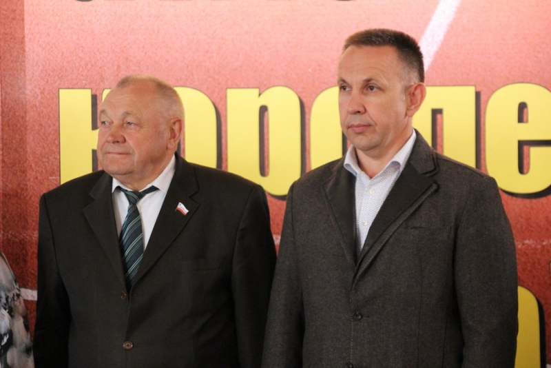 В Энгельсе открылся новый легкоатлетический манеж