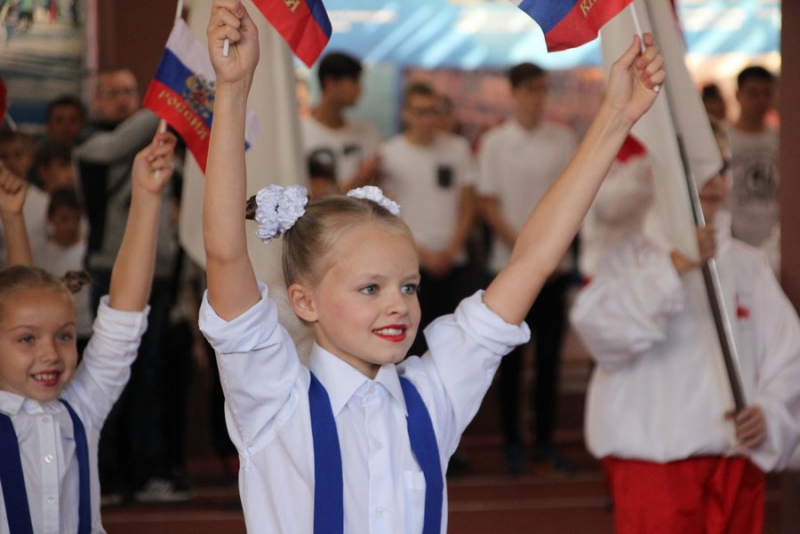 В Энгельсе открылся новый легкоатлетический манеж