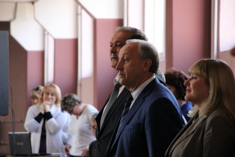 В Энгельсе открылся новый легкоатлетический манеж