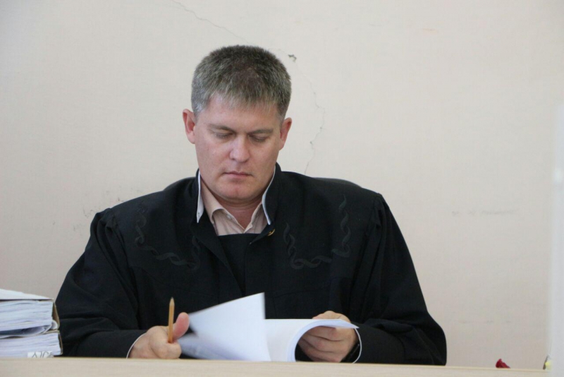 Судья экс-прокурору Чечину: «Не переговаривайтесь со мной»