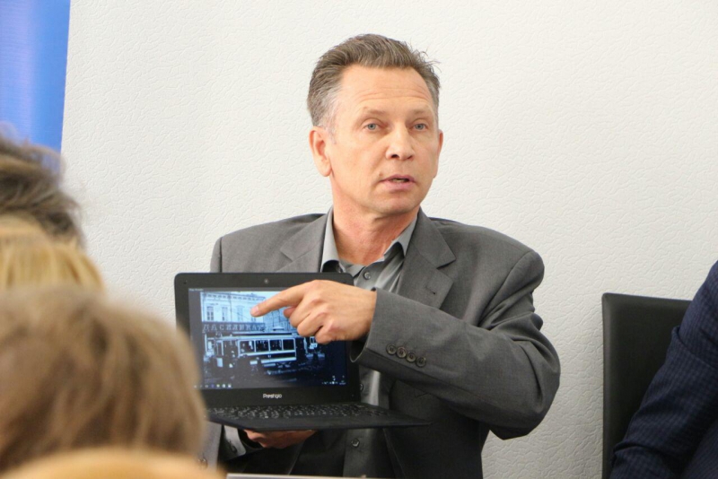 Прокуратура Саратова требует отменить согласование с властями дизайна вывесок