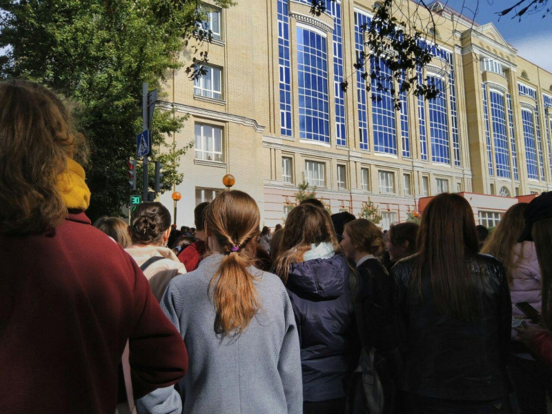 В Саратове «заминированы» вузы, школы, торговые центры