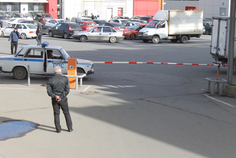 В Саратове «заминированы» вузы, школы, торговые центры