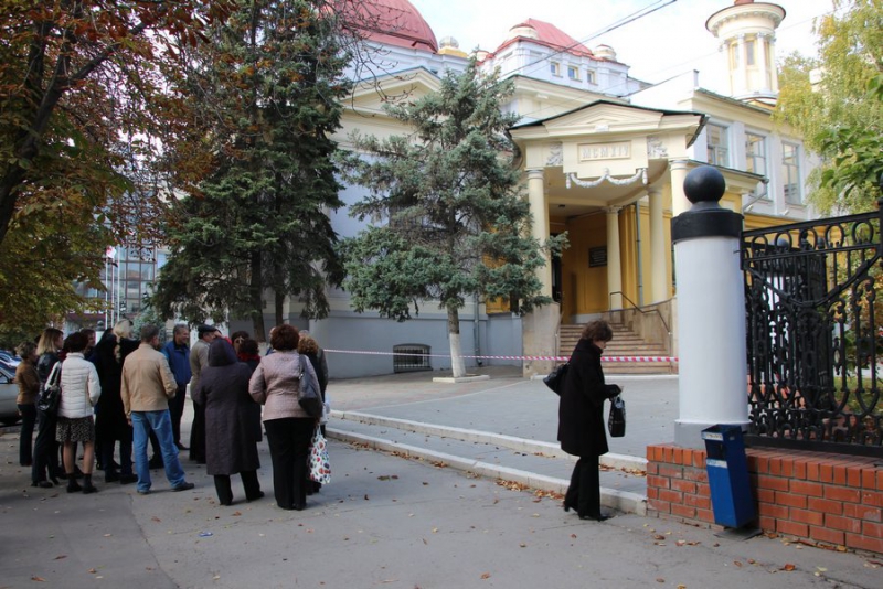 Вторая волна эвакуаций. В районе Сенного рынка образовались «глухие пробки»