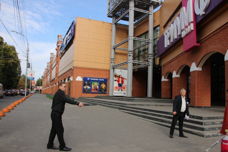 Вторая волна эвакуаций. В районе Сенного рынка образовались «глухие пробки»