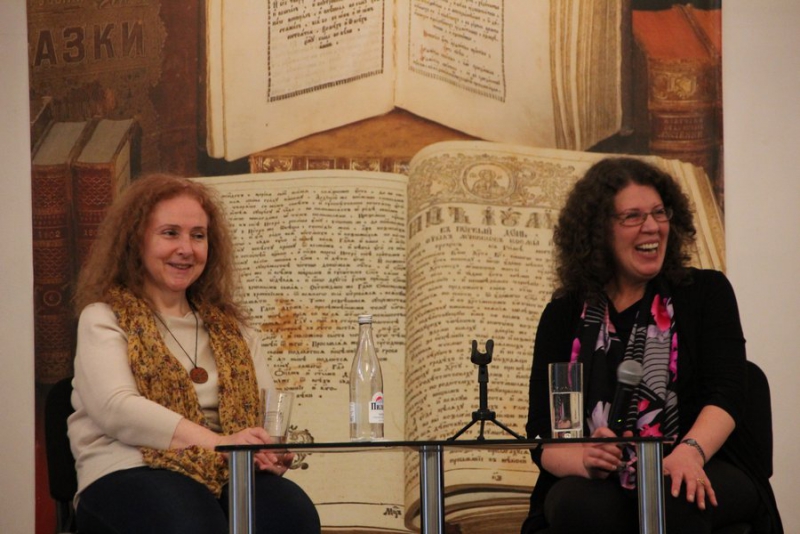 Александра Маринина в Саратове: Мне нужно не вдохновение, а чугунное мягкое место