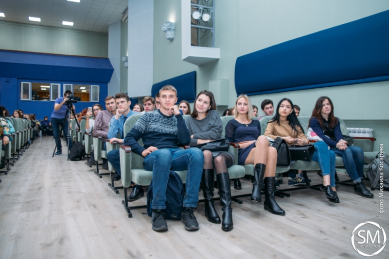 Александра Маринина встретилась со студентами СГЮА